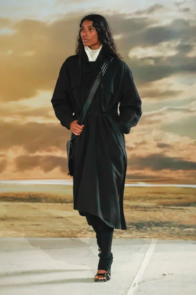 Look 11